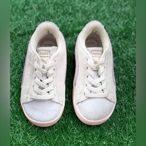 Suede Easter
Toddler's Alternate Closure‎ Sneakers Size 7C